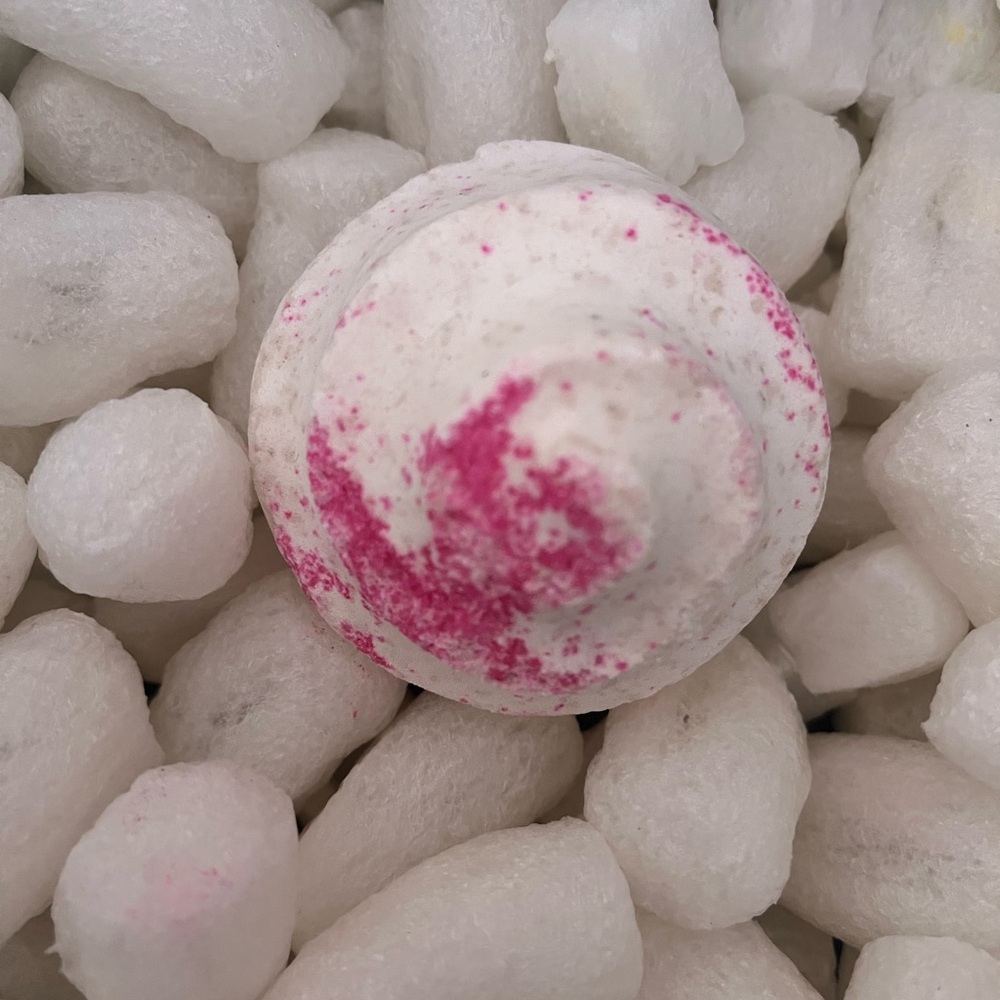Lush Mrs Whippy Bath Bomb